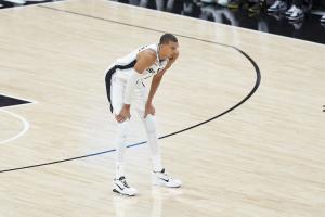 Windhorst：若文班亚马G3拼命打马刺还有戏 今天他只拼了下半场
