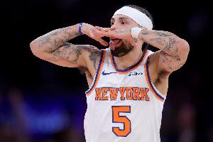 阿尔瓦拉多：这就是尼克斯该有的篮球 看看这全场高涨的士气