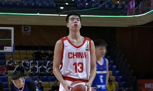 效率不高！张懿赵杰7中2得到8分2板3助2断 三分3中1&罚球3中3