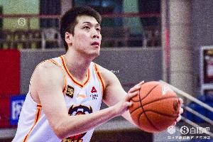 谁能顶上？广东上赛季四位助教：任骏威、拉多维奇、黄志烽、范潇