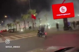 狂欢之夜！卡萨布兰卡街头烟花漫天，庆祝摩洛哥力克荷兰队！高清视频直播_狂欢之夜！卡萨布兰卡街头烟花漫天，庆祝摩洛哥力克荷兰队！在线观看_免费狂欢之夜！卡萨布兰卡街头烟花漫天，庆祝摩洛哥力克荷兰队！直播信号视频封面